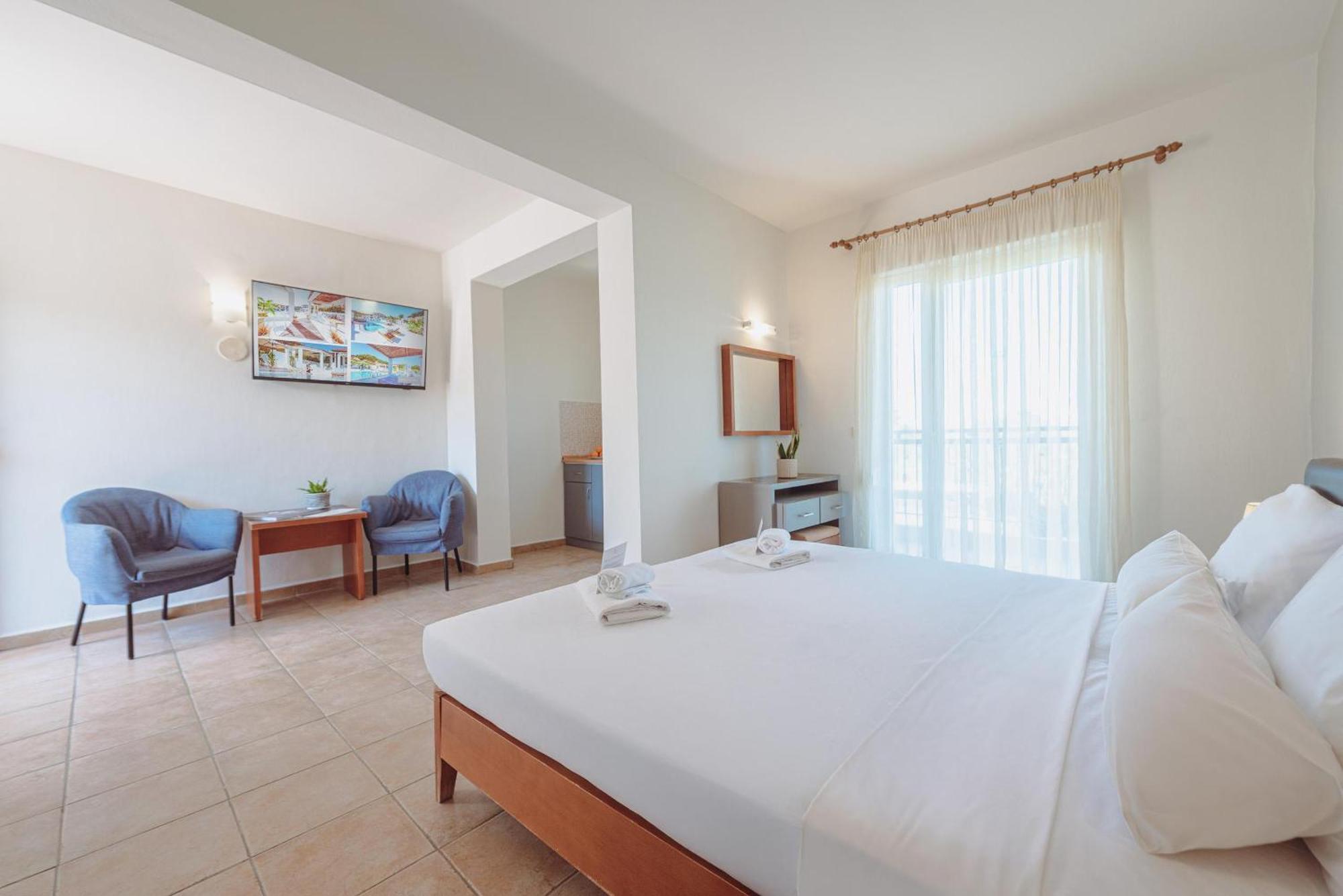 Ampelia Hotel Kassandra Hanioti Exterior photo